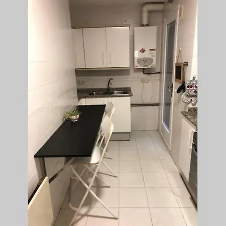 Comode Al Bell Mig De Apartament Girona